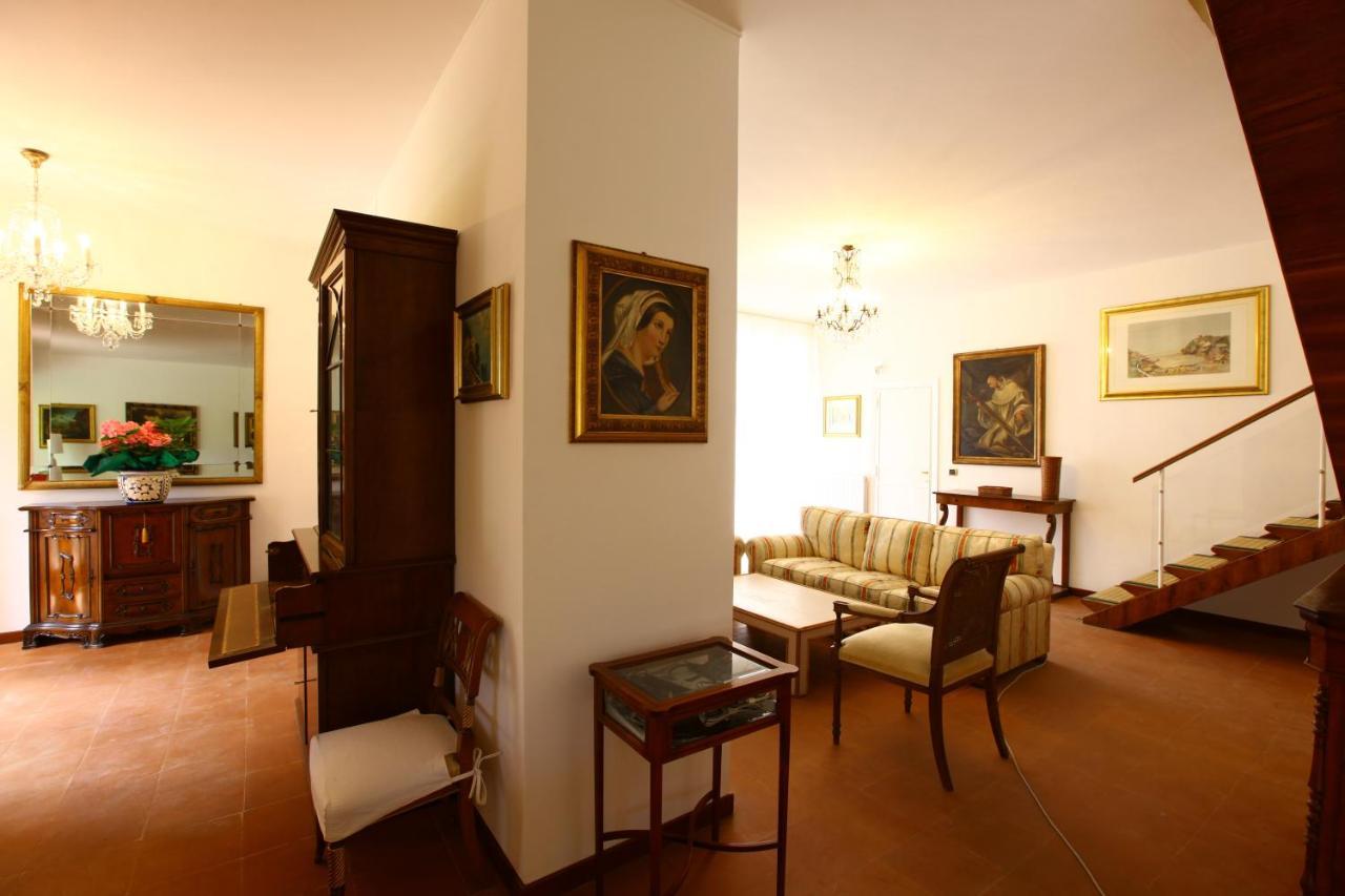 Villa Vanessa 弗雷杰内 外观 照片